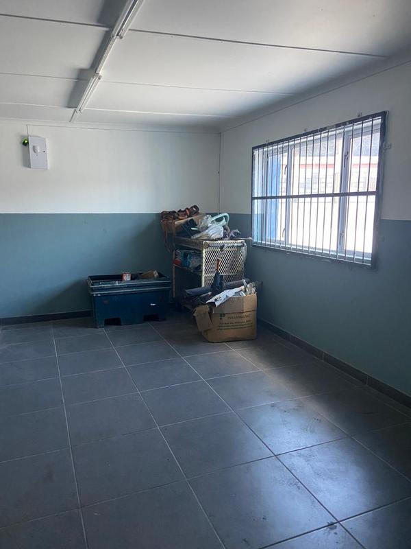 To Let commercial Property for Rent in Sidwell Eastern Cape